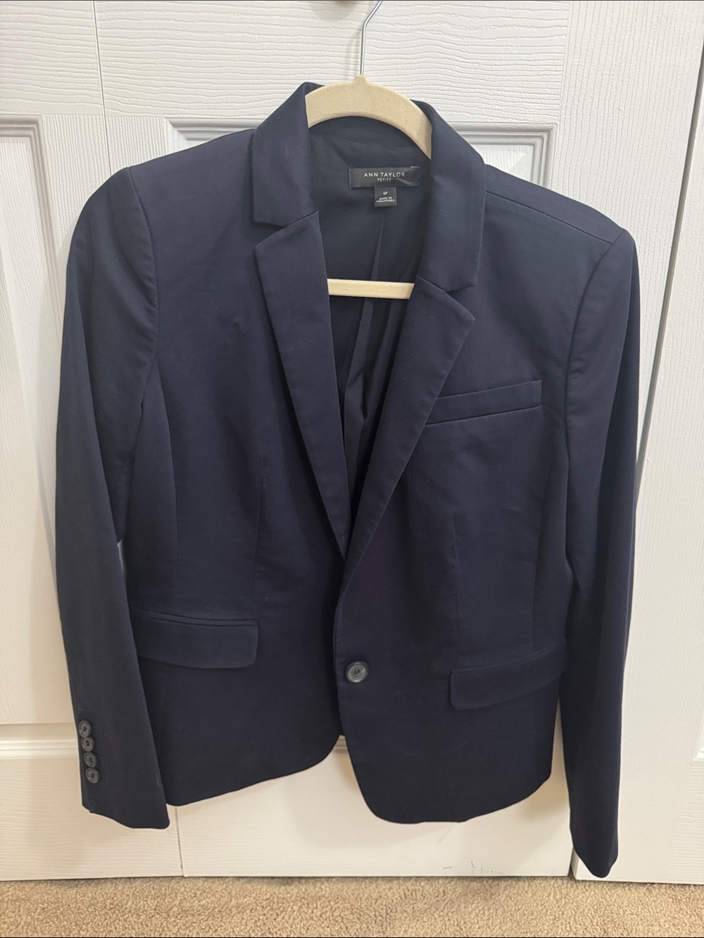 Ann Taylor Women's Dark Navy Blue Single-Button Blazer Size 6 petite